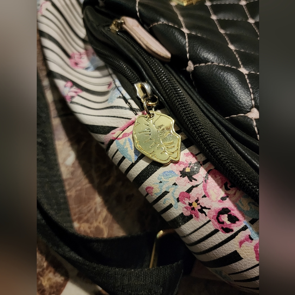 Black And Pink Quilted Backpack Floral And Hearts - Picture 2 of 8
